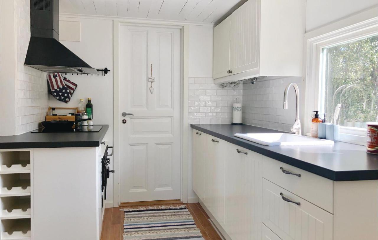 Beautiful Home In Kristinehamn With Kitchen エクステリア 写真